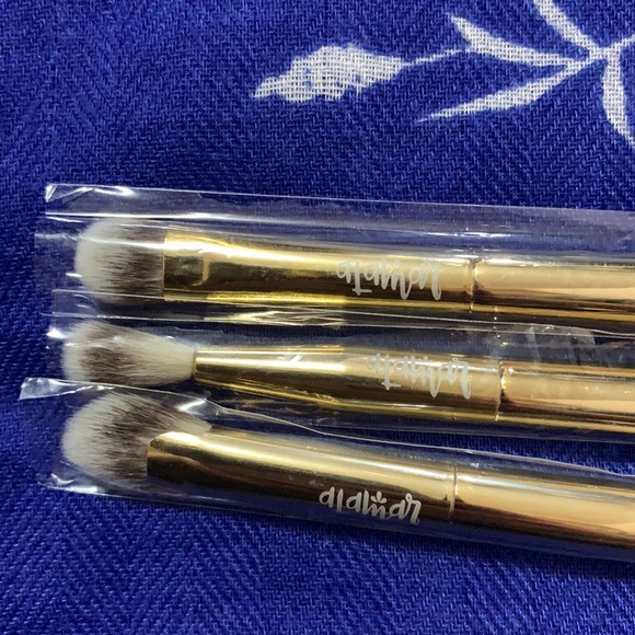 ALAMAR COSMETICS + FARAH Makeup Brushes Brand New - Picture 3 of 6